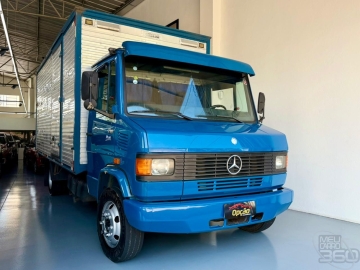 Mercedes-Benz Caminhão 710