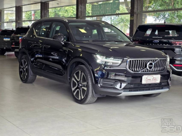 Volvo XC 40 T-5 HÍBRIDO MOMENTUM 1.5 262cv FWD